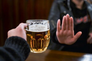 pola hidup sehat Batasi Konsumsi Alkohol