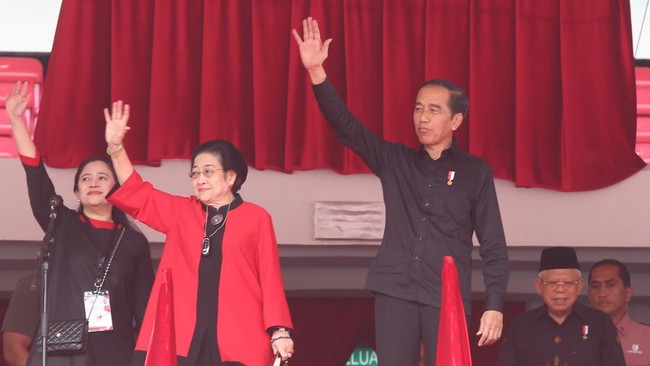 Jokowi dengan PDIP