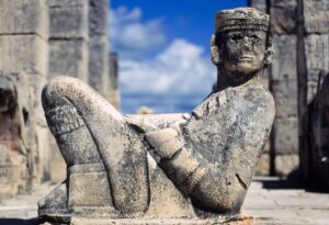 Patung di Chichen Itza